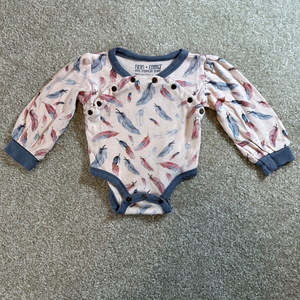 Finn + Emma 9-12M Feather Print Organic‎ Cotton Baby Bodysuit Long Sleeve